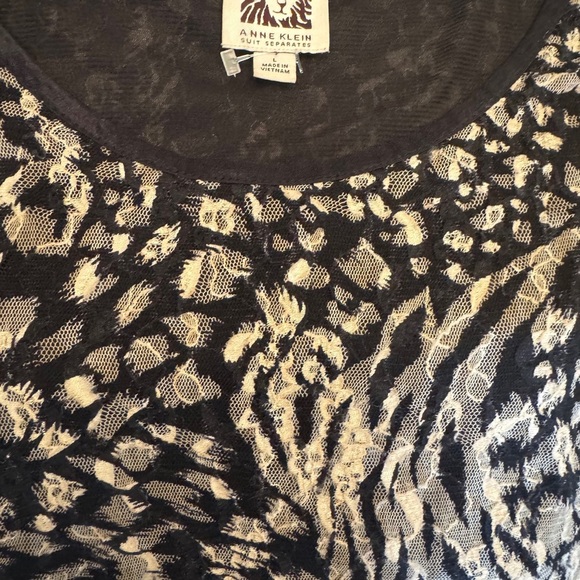 Anne Klein Animal Print Black and Cream Women's Top NWOT - Picture 3 of 3